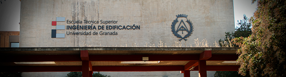 Fachada principal exterior en donde pone Escuela Técnica Superior de Ingeniería de Edificación, Universidad de Granada, junto al logotipo de la Facultad